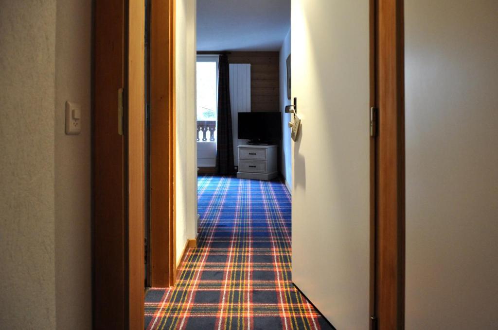 Hotel De La Paix Шампери Номер фото